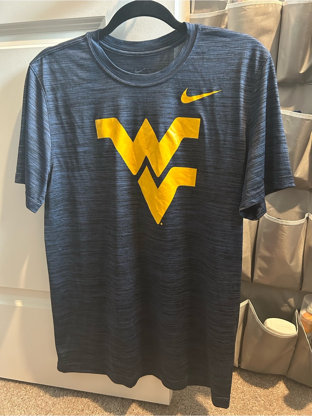 Nike West Virginia Logo Men's Short-Sleeve Performance T-Shirt - Navy/Gold